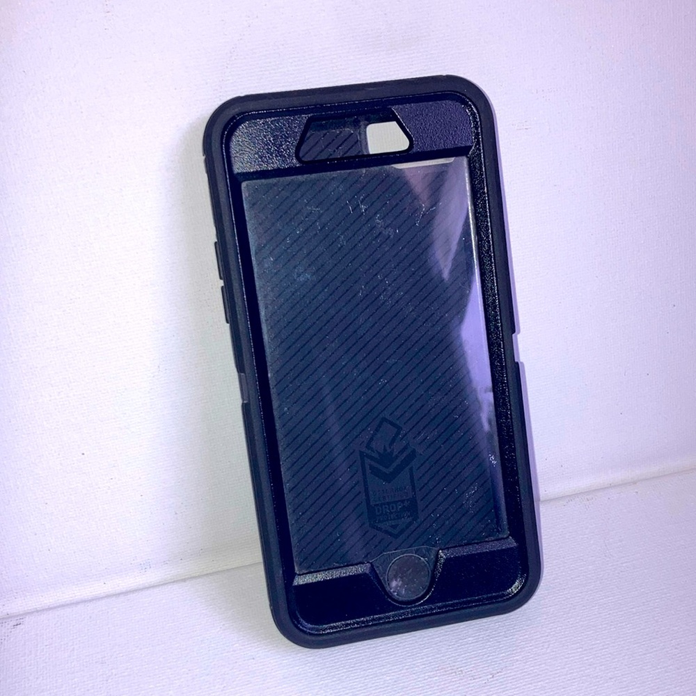 Otter Box Defender for IPhone SE 2nd generation, price firm, no lower offers pls